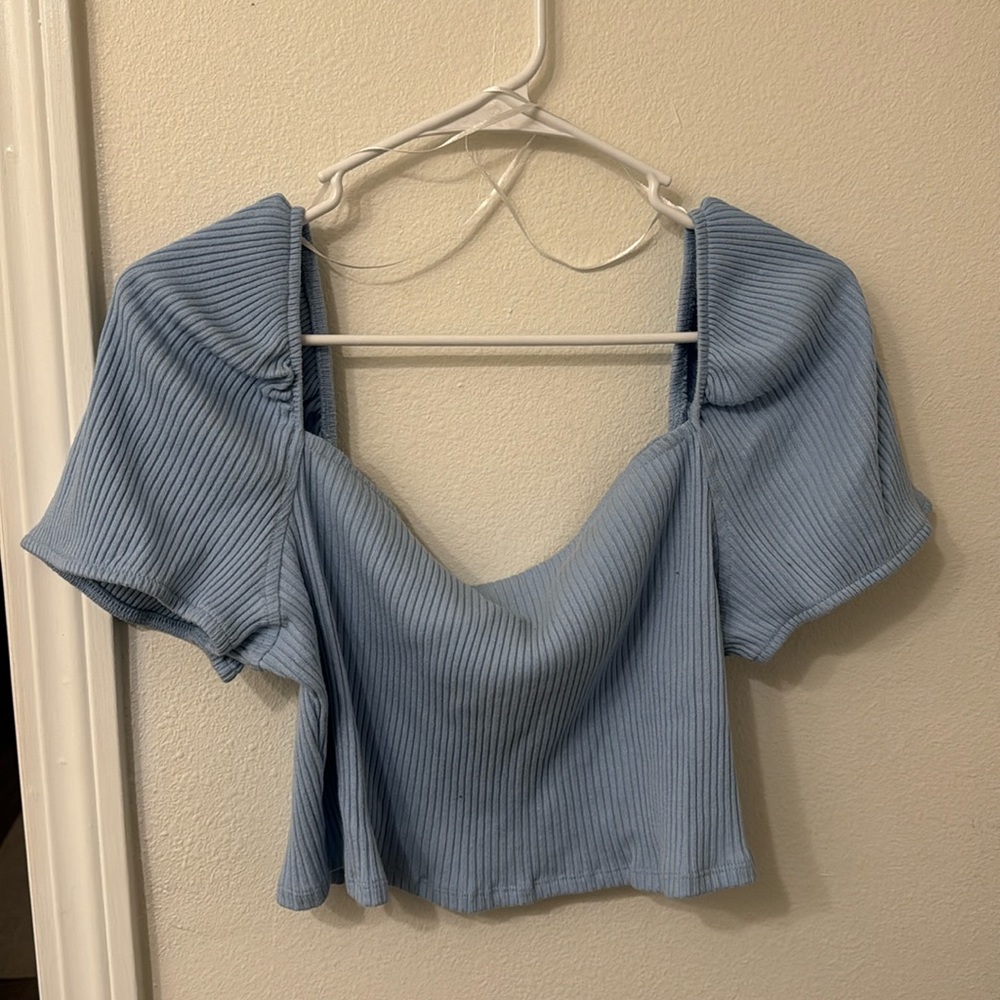 H&M short sleeve top. NEVER BEEN WORN